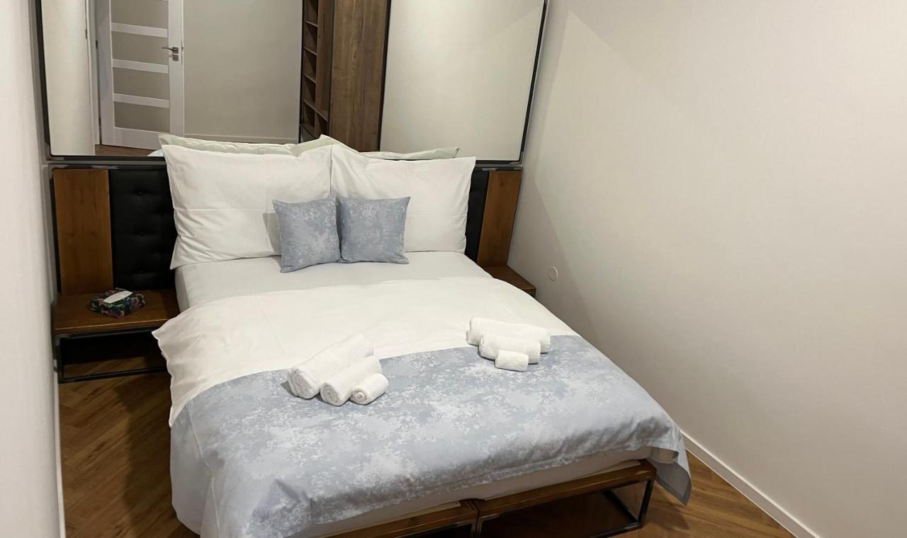 Apartmany Male Namesti, Броумов Екстер'єр фото