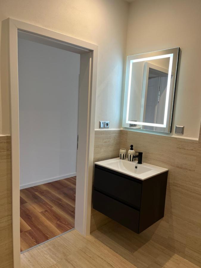 Apartmany Male Namesti, Броумов Екстер'єр фото