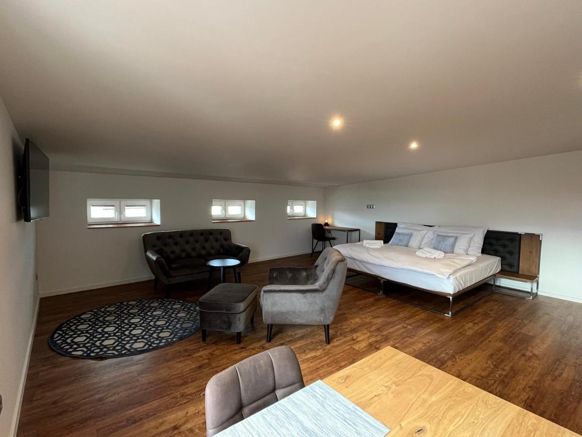 Apartmany Male Namesti, Броумов Екстер'єр фото