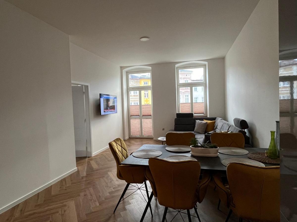 Apartmany Male Namesti, Броумов Екстер'єр фото