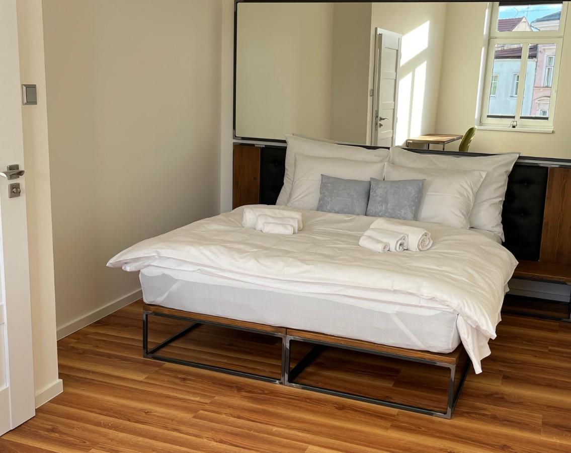 Apartmany Male Namesti, Броумов Екстер'єр фото