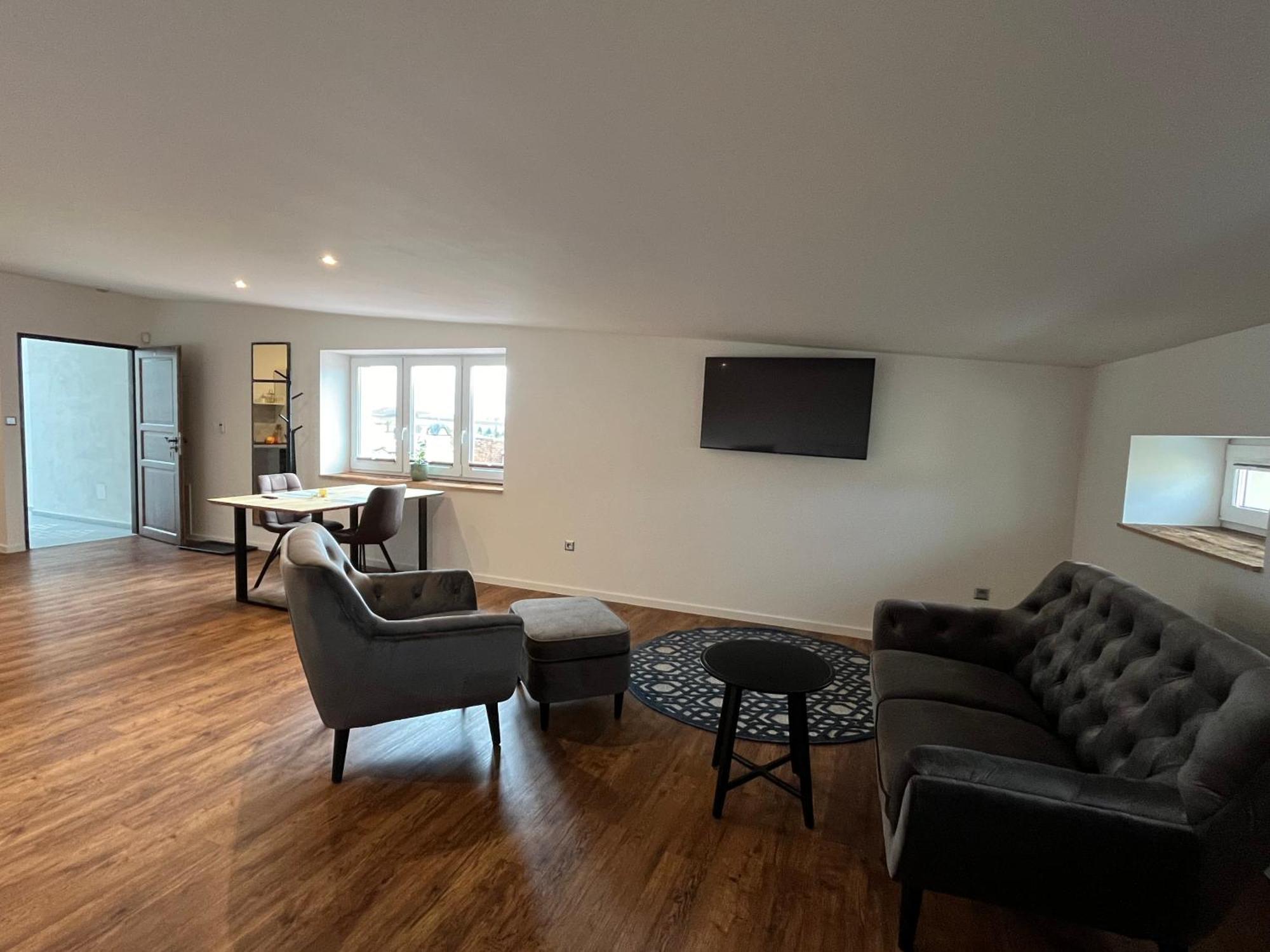 Apartmany Male Namesti, Броумов Екстер'єр фото
